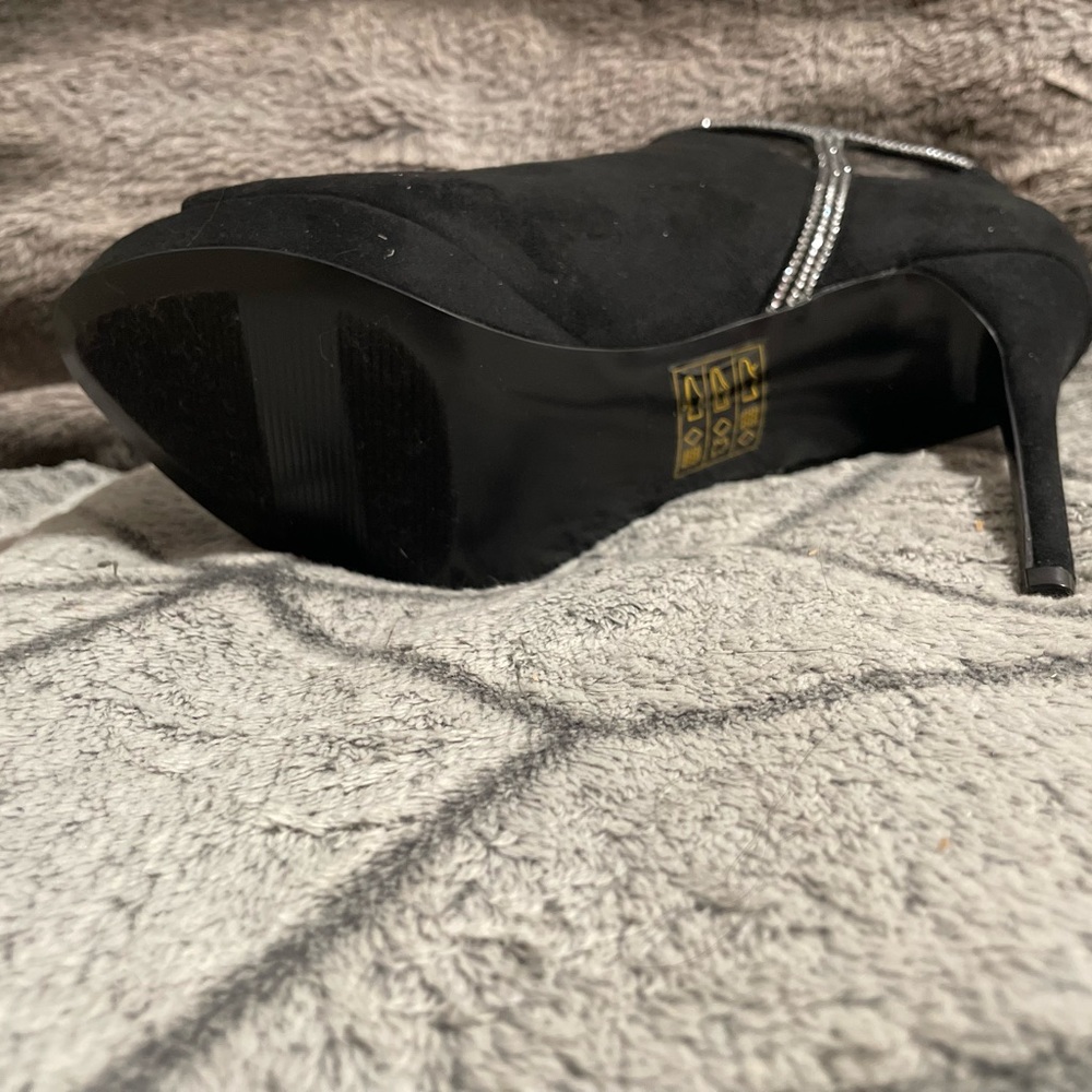 Aldo black heel